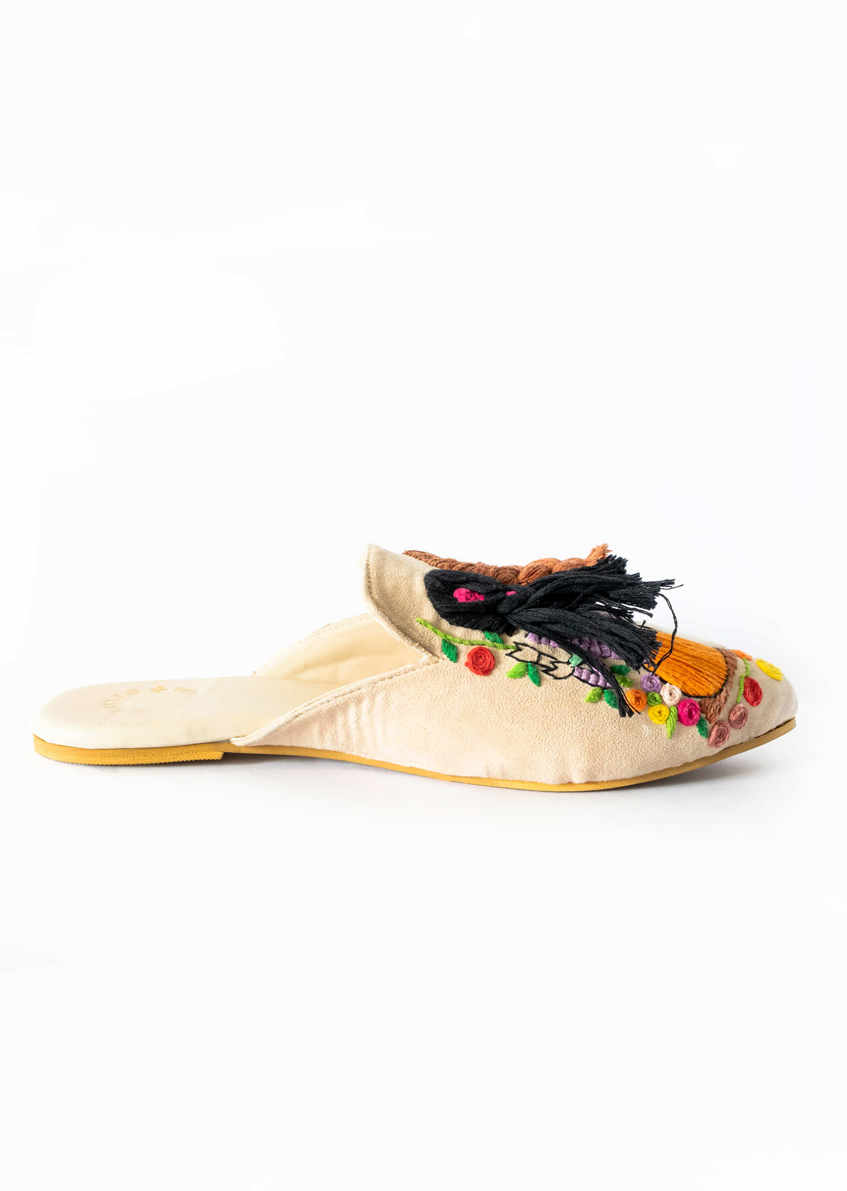 Beige White Embroidered Mules In Suede With 3D Thread Work