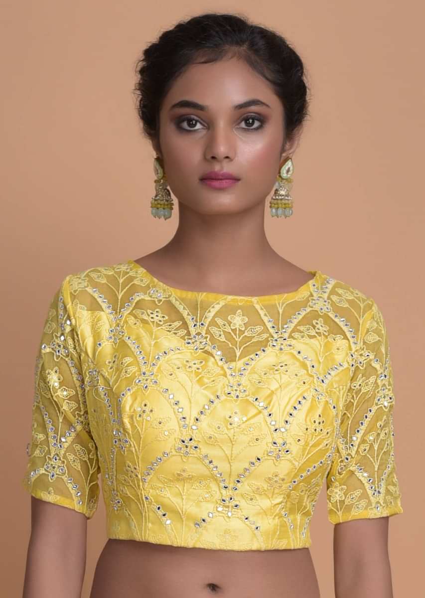 Butter Yellow Saree In Organza With Mirror Work Online - Kalki Fashion