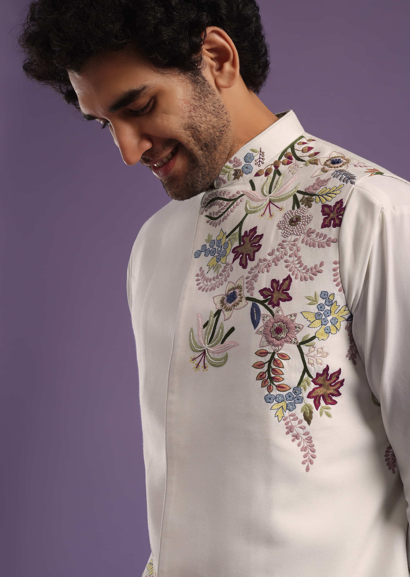 Daisy White Jacket Kurta Set In Rayon With Thread Embroidery In A Floral Pattern