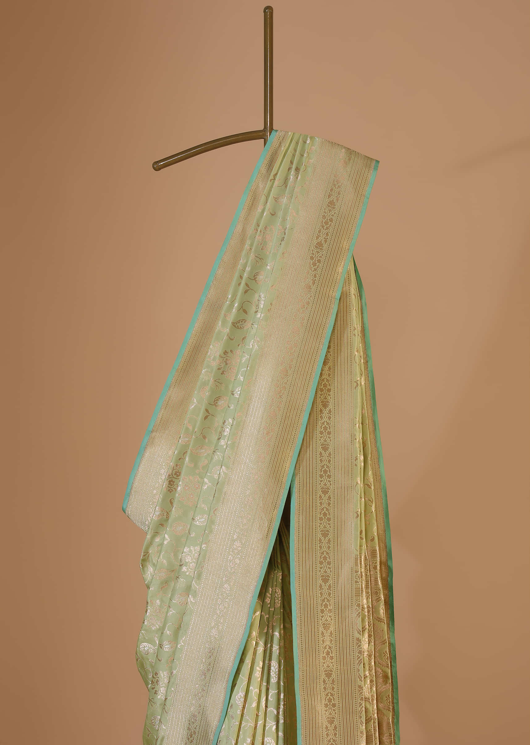 Green Handloom Banarasi Saree In Uppada Silk With Floral Jaal Weave And Unstitched Blouse