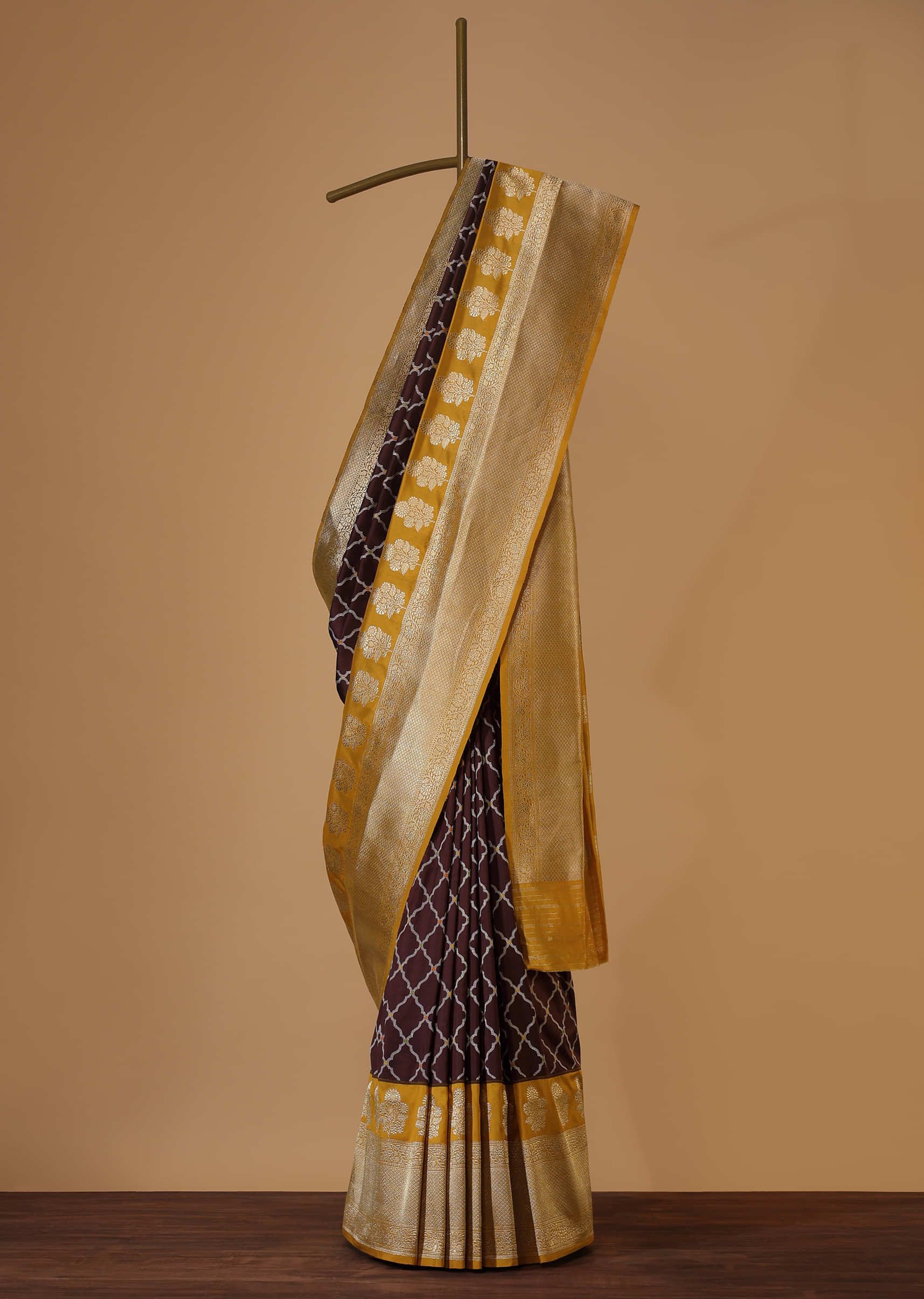 Vineyard Wine Purple Woven Handloom Saree In Silk  With Meenakari Butti And Unstitched Blouse