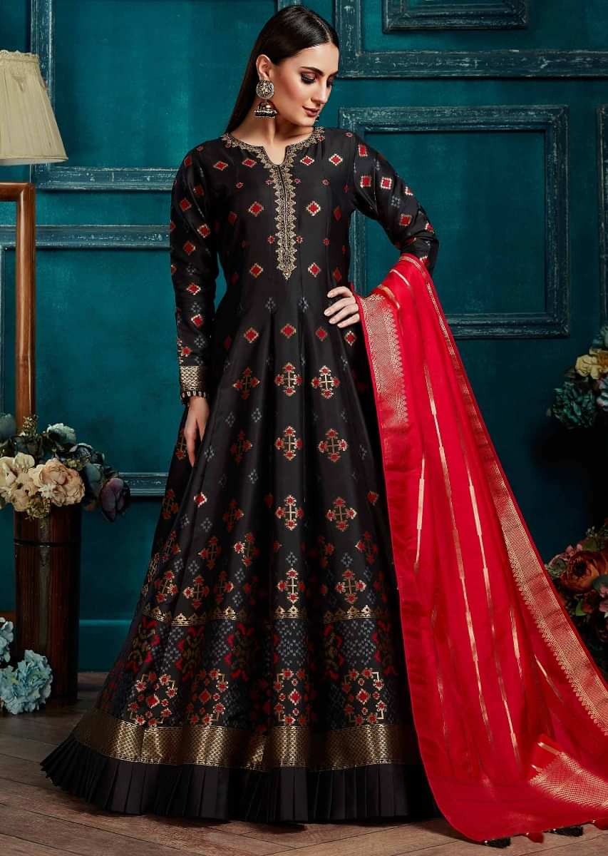 Buy Black Anarkali Suit With Weaved Geometric Motifs And Red Banarasi 