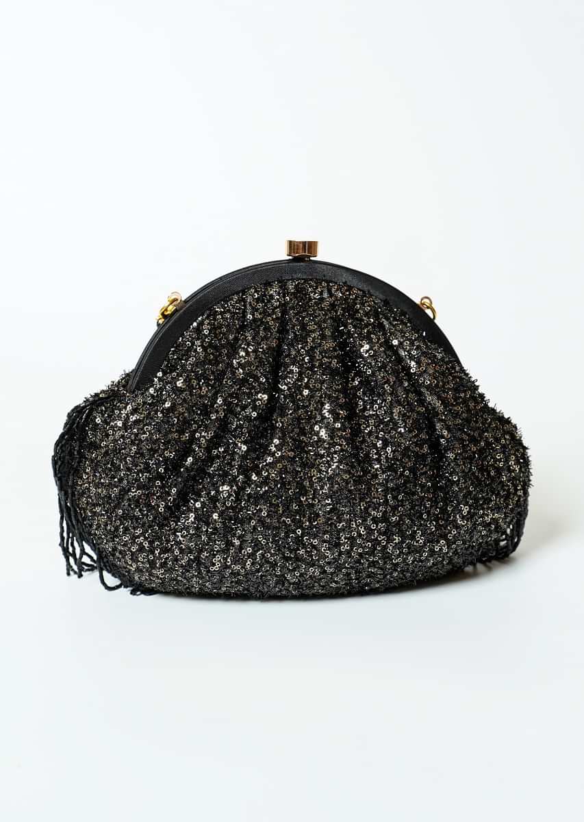 Black Clutch In Sequins Fabric With Cut Dana Fringes On The Edges By Solasta