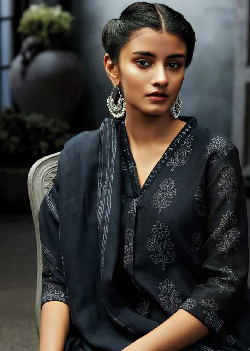 Black unstitched suit featuring with ready sequin embroidered neckline