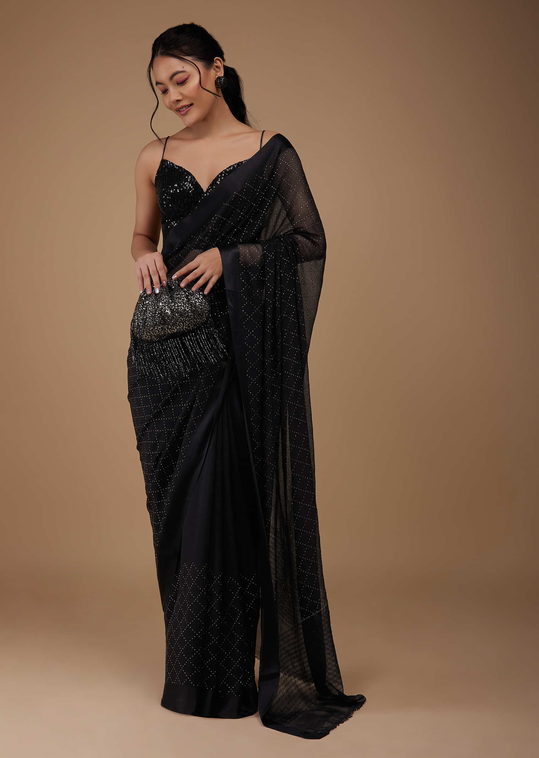 20 Trendy Collection of Black Sarees For Stylish Women