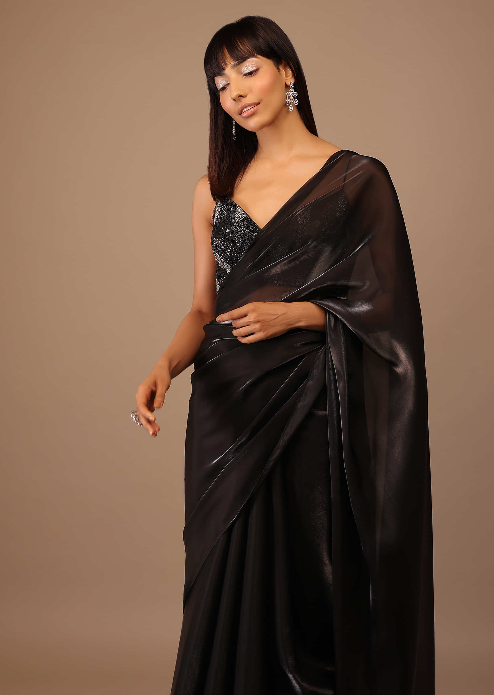 BLACK SAREE WITH EMBELLISHED BLOUSE AND WAISTBELT – ODHNI