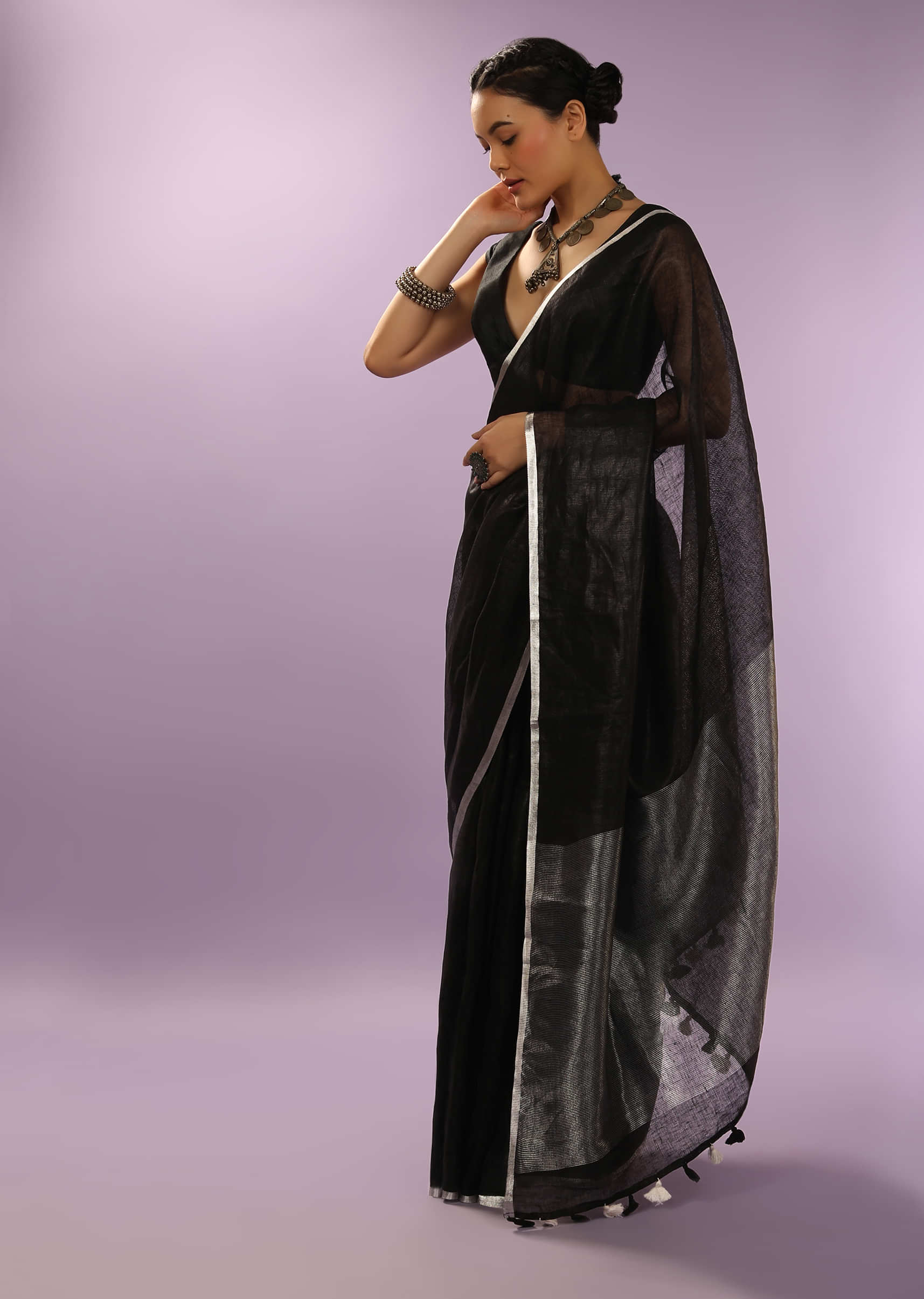 Black Saree In Linen With Zari Woven Pallu And Border Design 