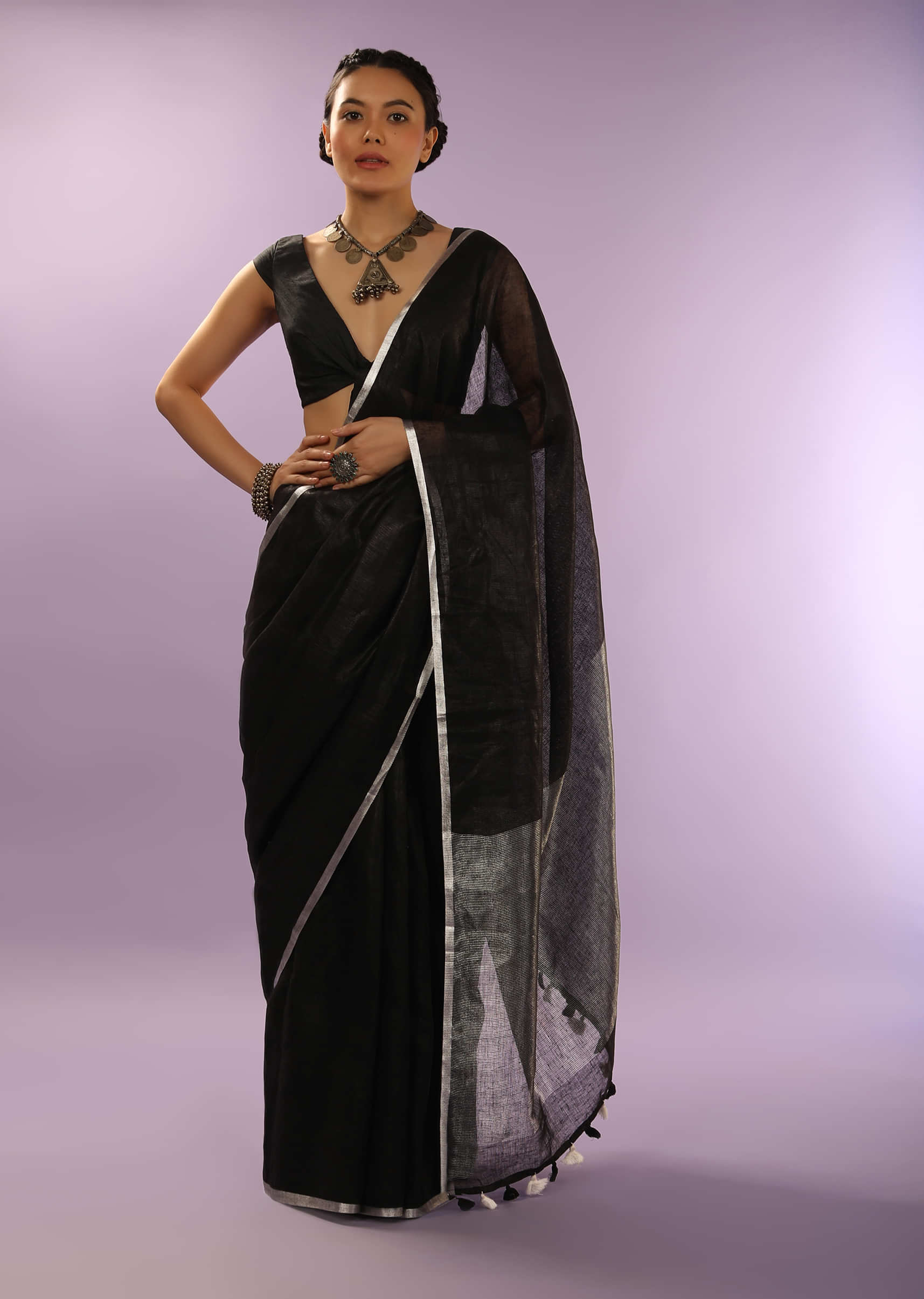 Black Saree In Linen With Zari Woven Pallu And Border Design 