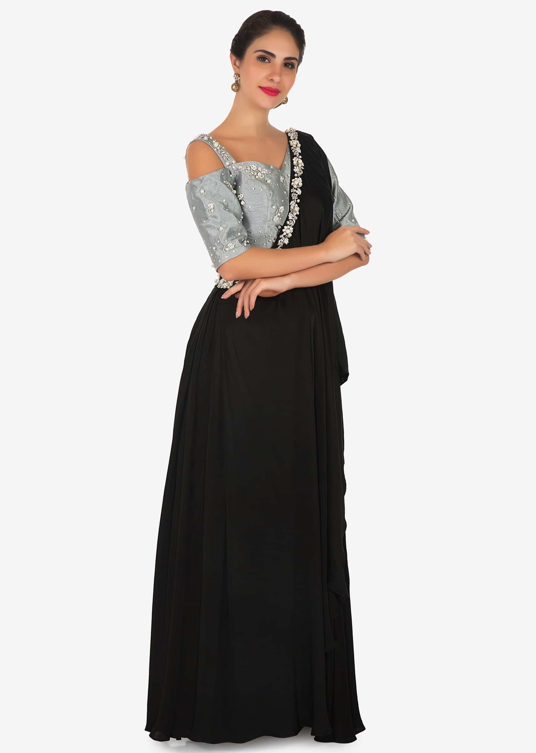Debina Bonnerjee in Kalki black skirt with grey blouse matched with fancy dupatta only on Kalki