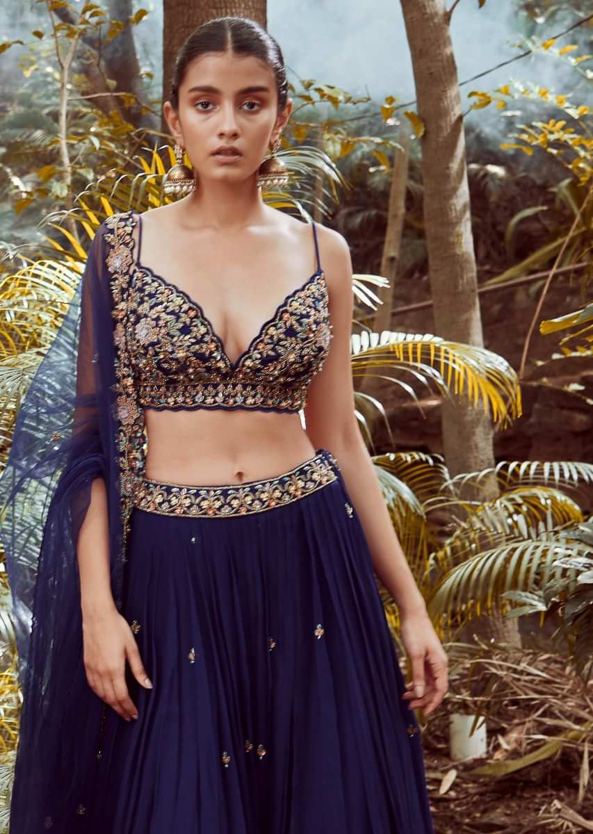 Buy Designer Bridal Silk Lehenga Blouse Design Choli for Wedding – Nameera  by Farooq