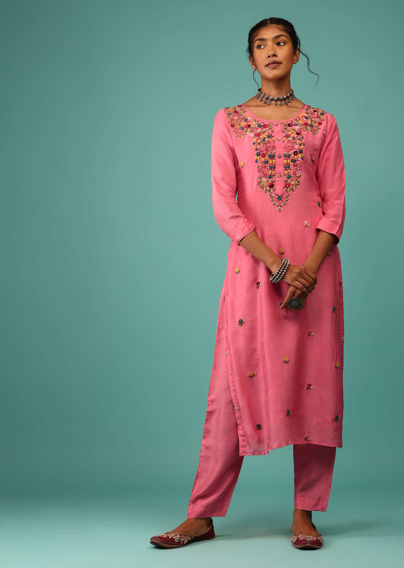 Bubblegum Pink Kurta Set In Dola Silk With Kashmiri Thread Embroidery & 3D Floral Work