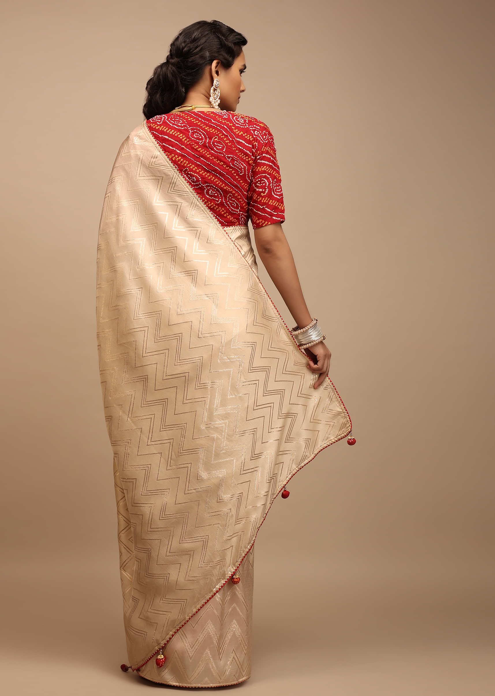 Cream Saree In Silk With Lurex Woven Chevron Design And Thin Border Along With Unstitched Blouse  