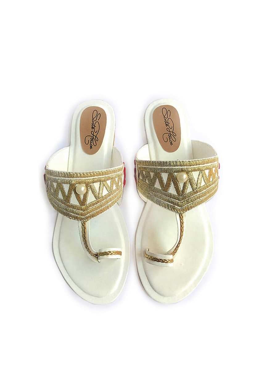 White Kolhapuri Flats With Traditional Zari Work In Zigzag Design And Accents Of Red Velvet Rose Patchwork Online By Sole House