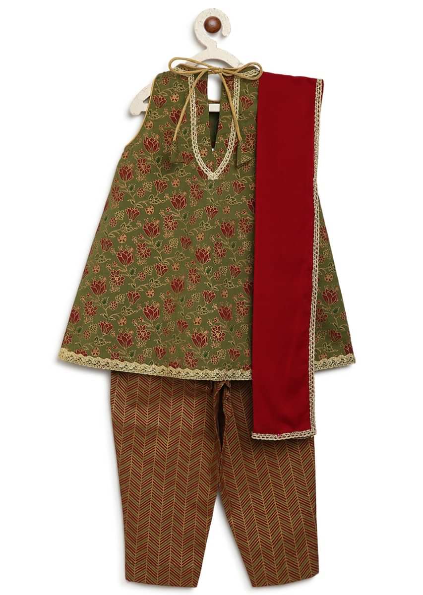 Kalki Girls Dark Green Suit Set In Cotton With Printed Floral Jaal And Lace Work By Tiber Taber