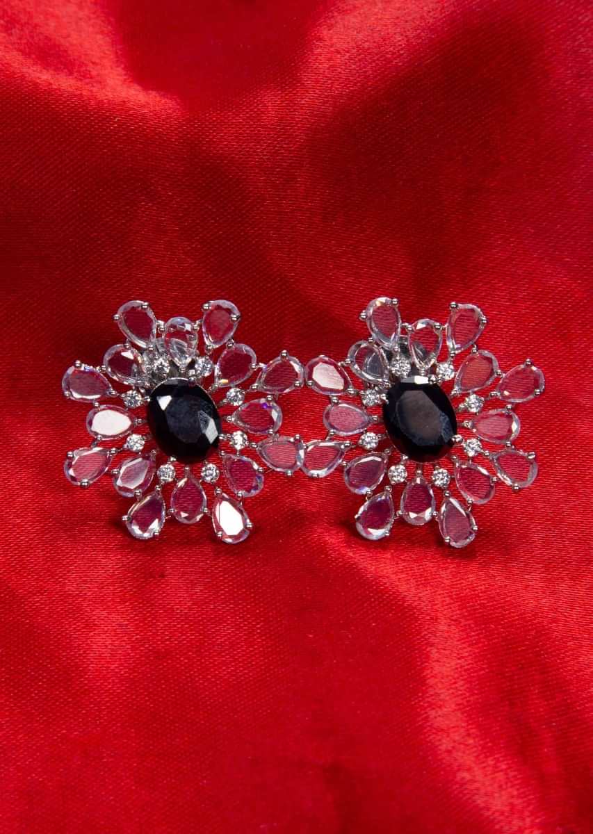 Floral shape cluster earing with crystals only on kalki
