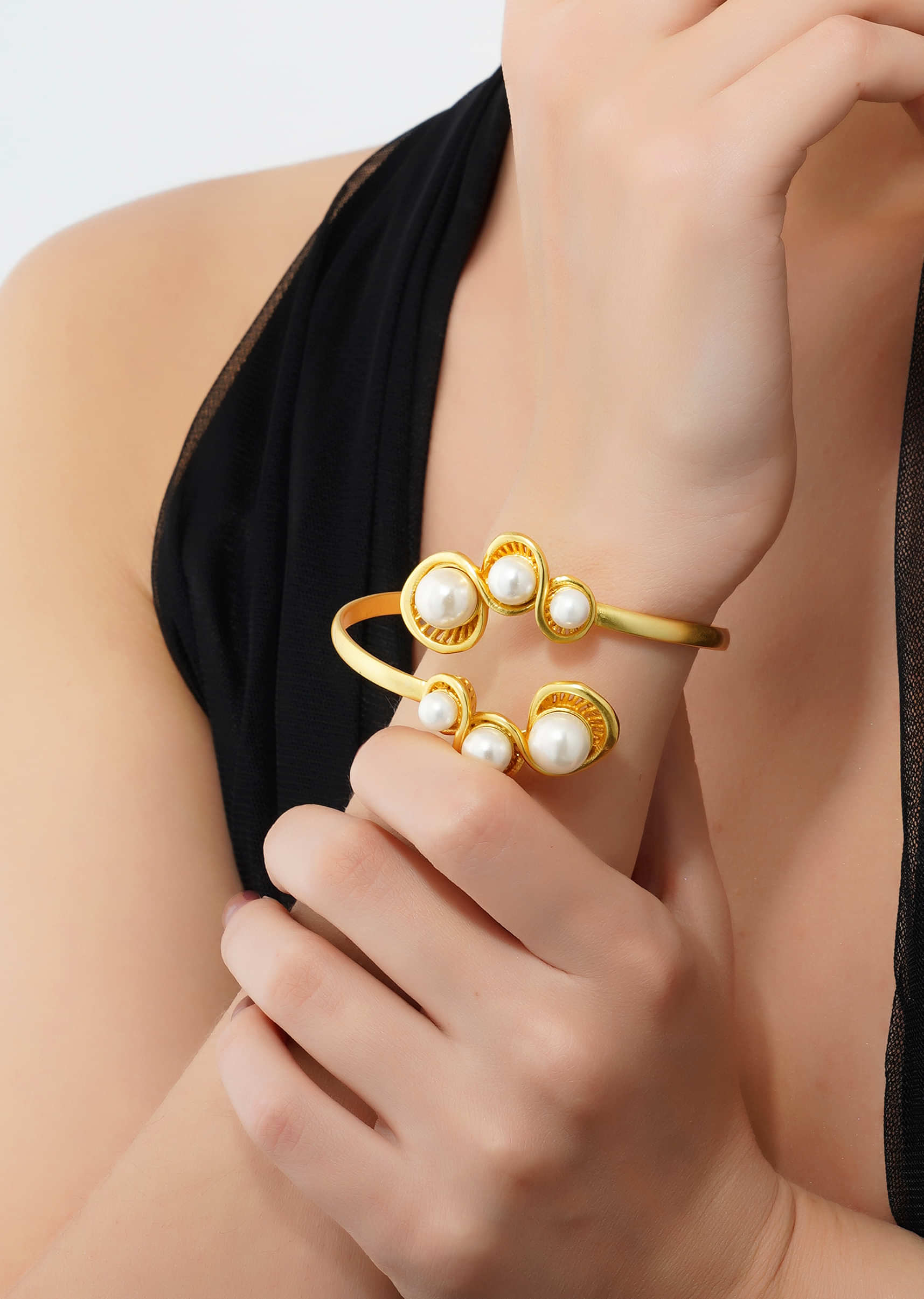 Gold 22K Cuff Bangle With White Shell Pearl 