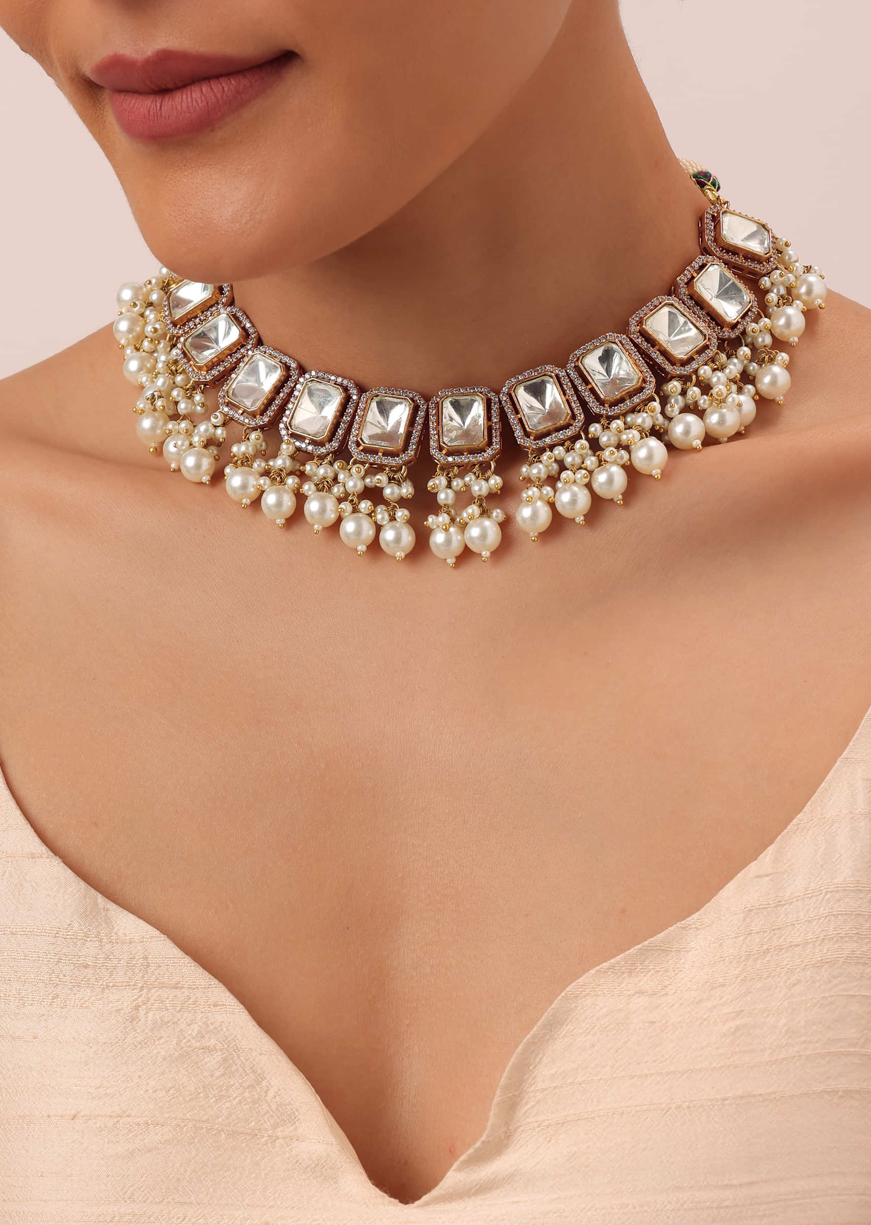 geometric perlmotif necklace