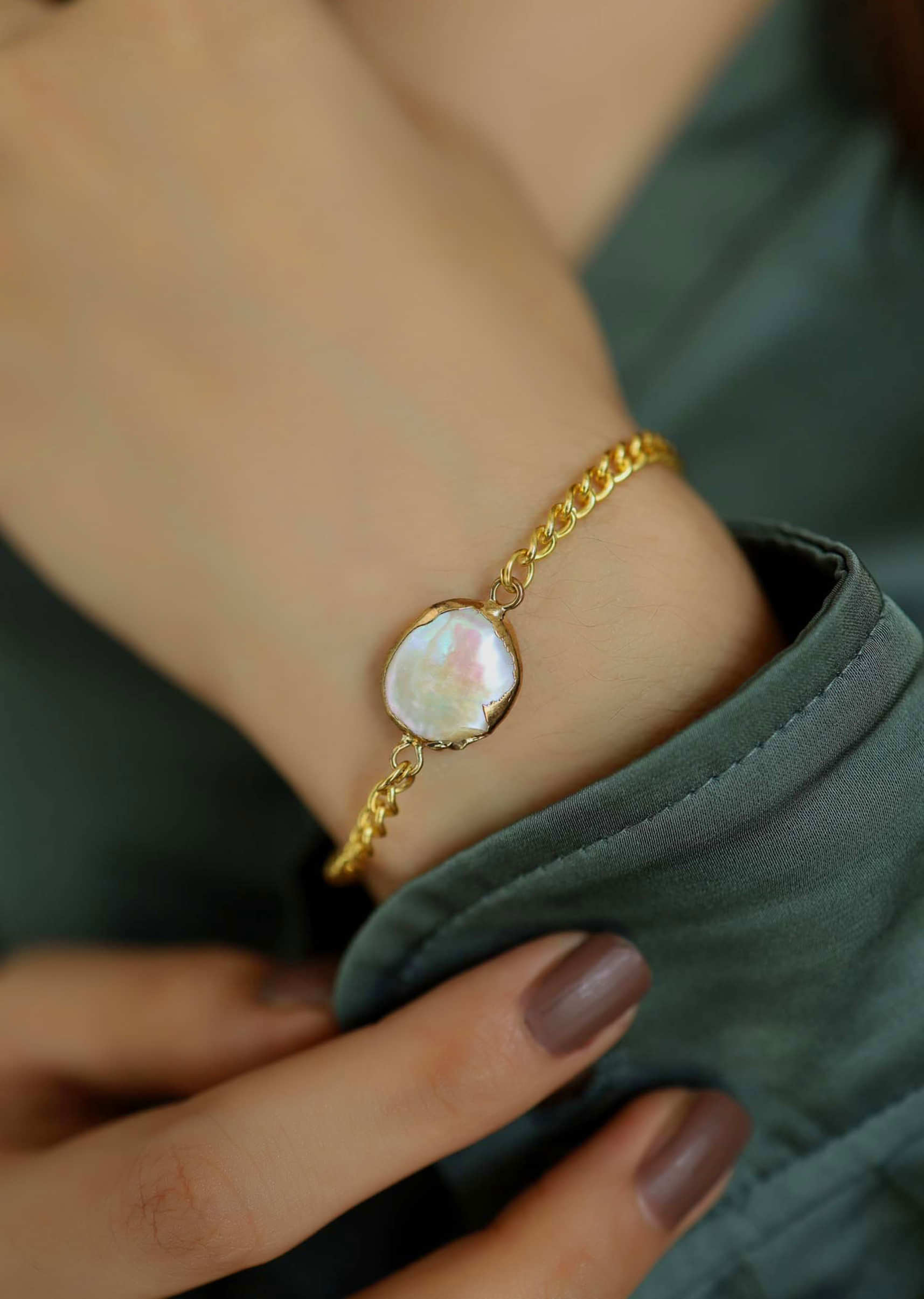 Gold Plated Bracelet With Baroque Pearl In The Centre
