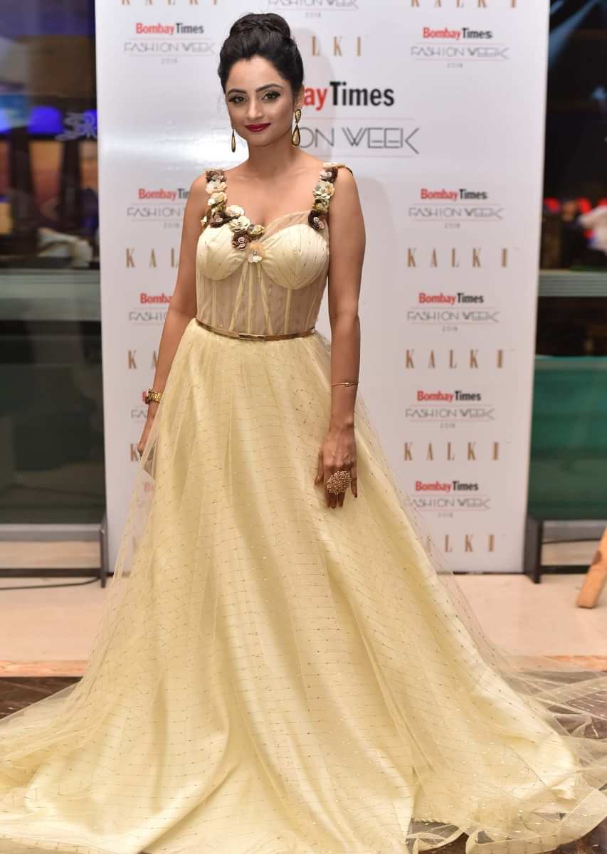 Madirakshi Mundle in kalki cream flared organza gown