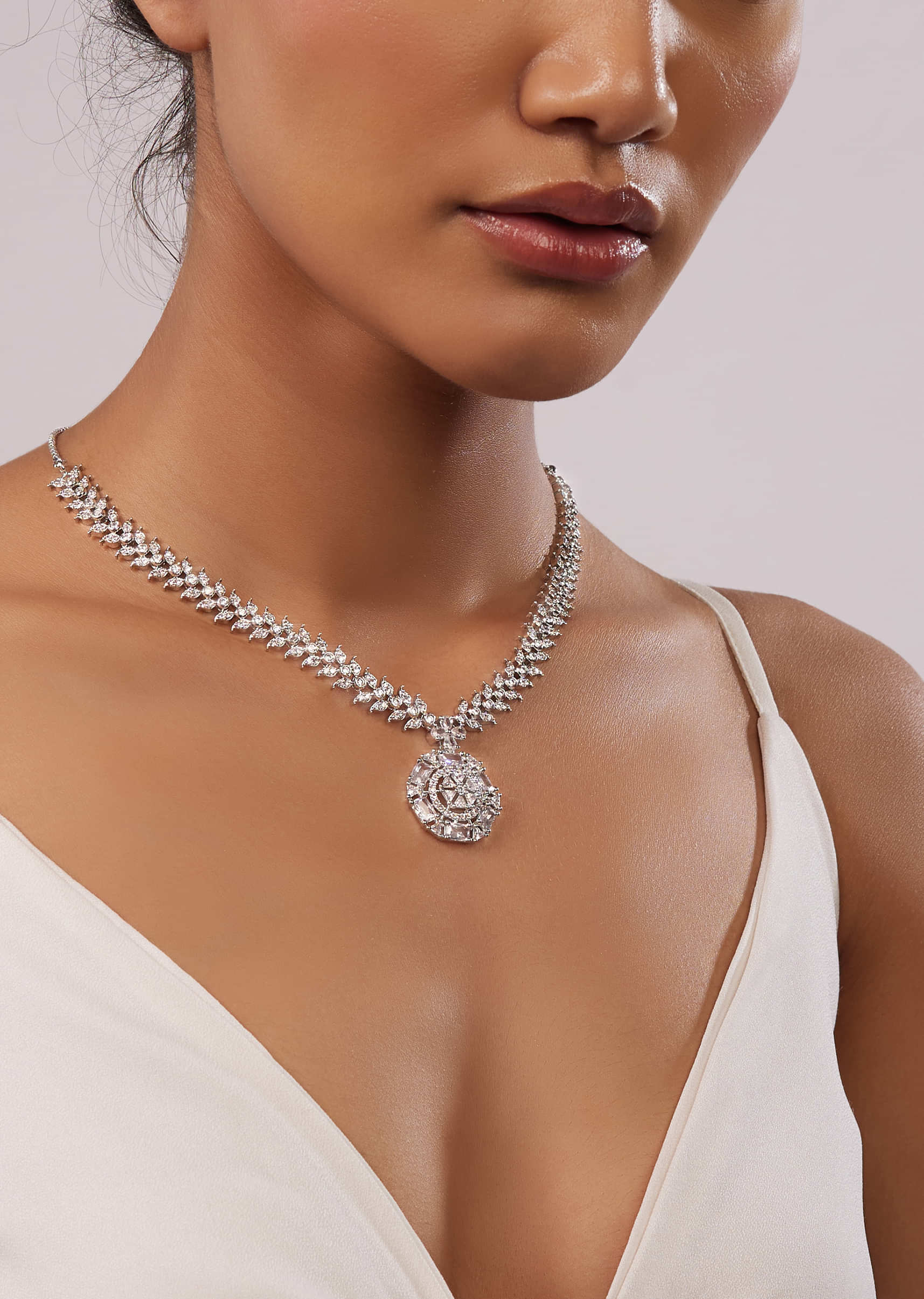Diamond Necklace Set Plated In Silver Alloy