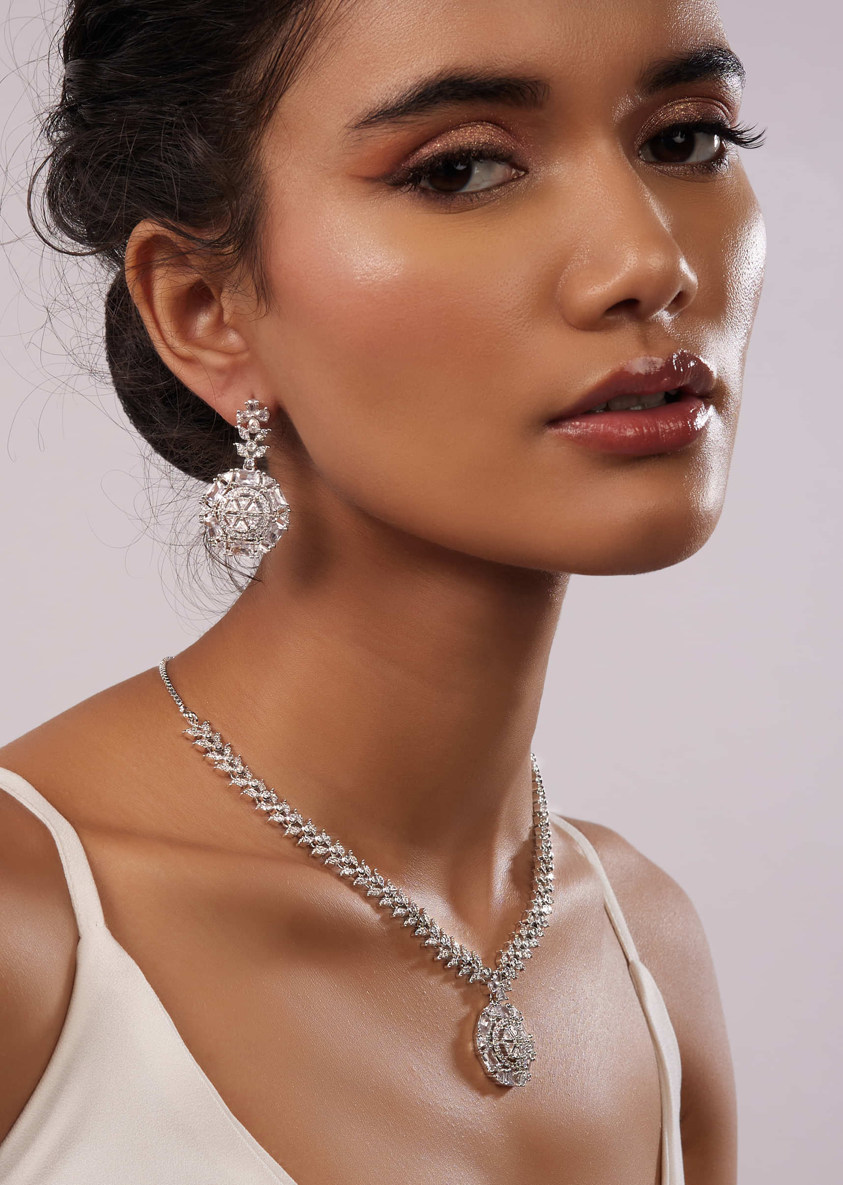 Diamond Necklace Set Plated In Silver Alloy