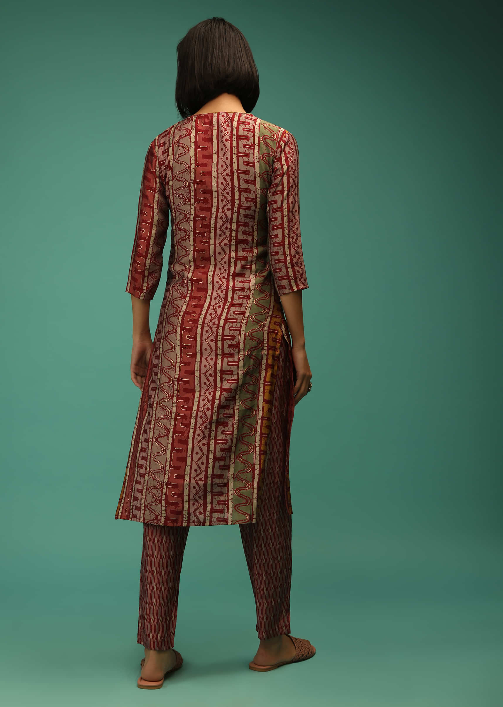 Maroon Straight Cut Kurta Set With Multi Colored Abstract Print Online