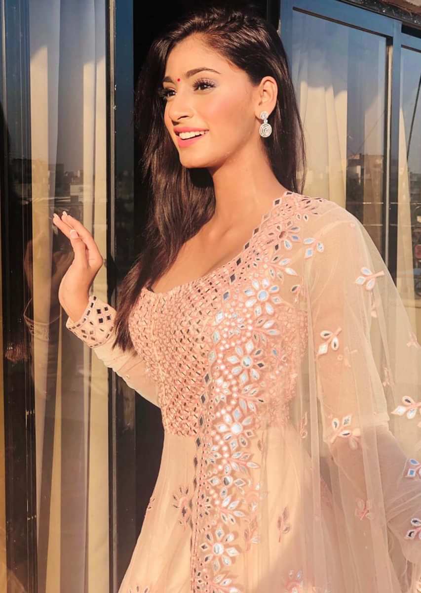 Miss World India Anukreety Vas in Kalki pinkish peach anarkali suit 