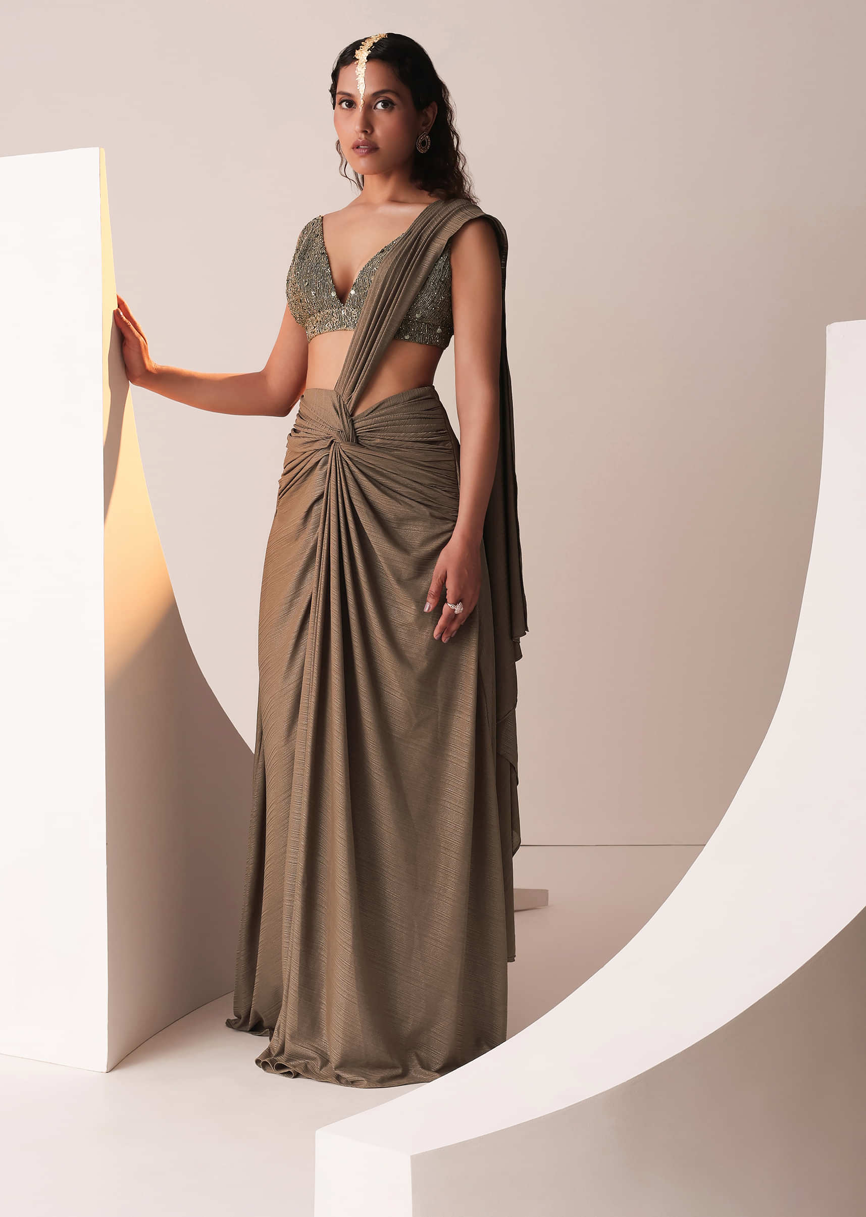 Mocha Brown Ready-To-Wear Saree With Embroidered Blouse In Knit Fabric And Pleated Satin