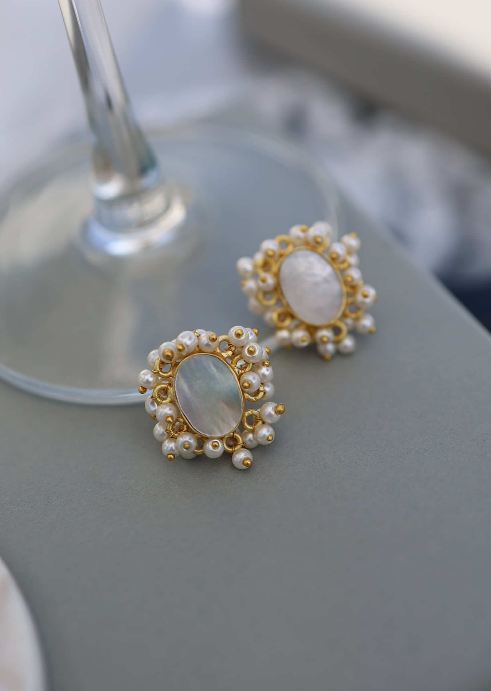 Mother Of Pearl Earrings In Gold Plated With Kundan Fringes