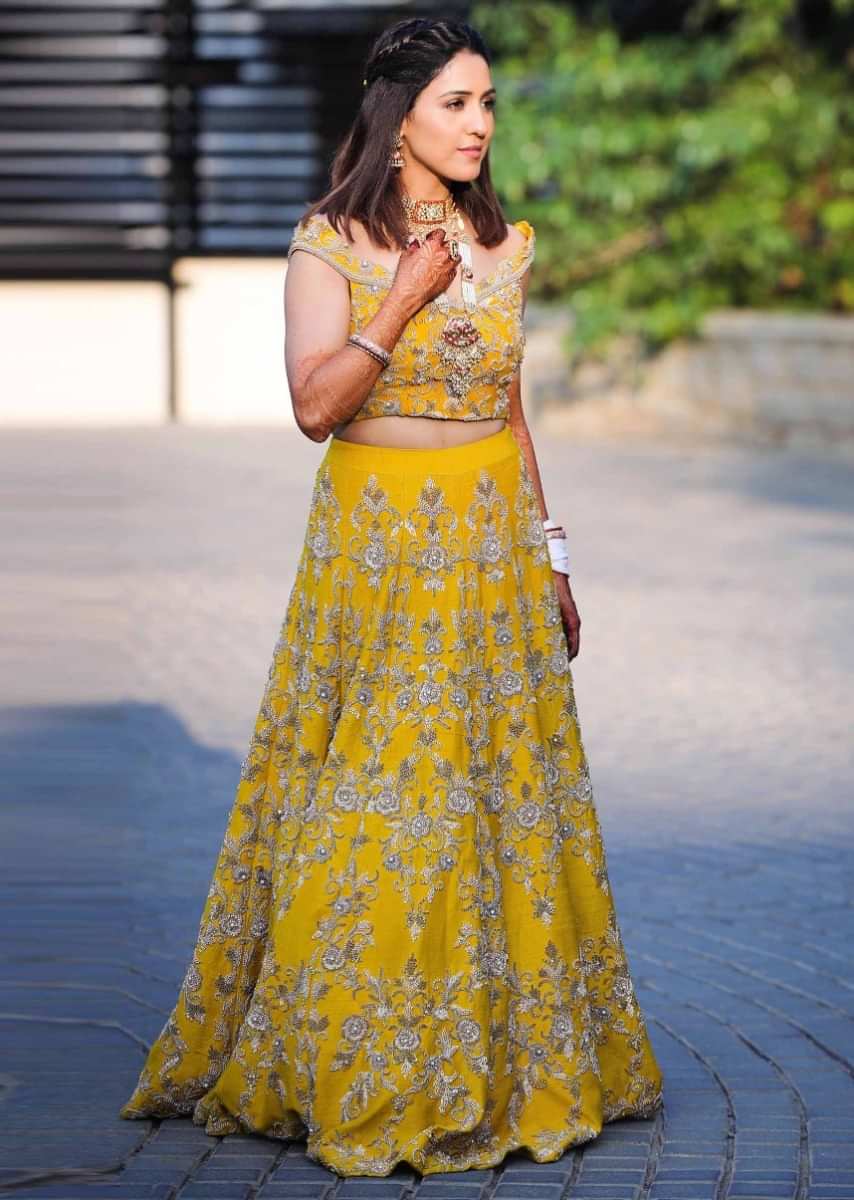 Neeti Mohan In Mustard Raw Silk Lehenga Set With Heavy Embroidery Online - Kalki Fashion