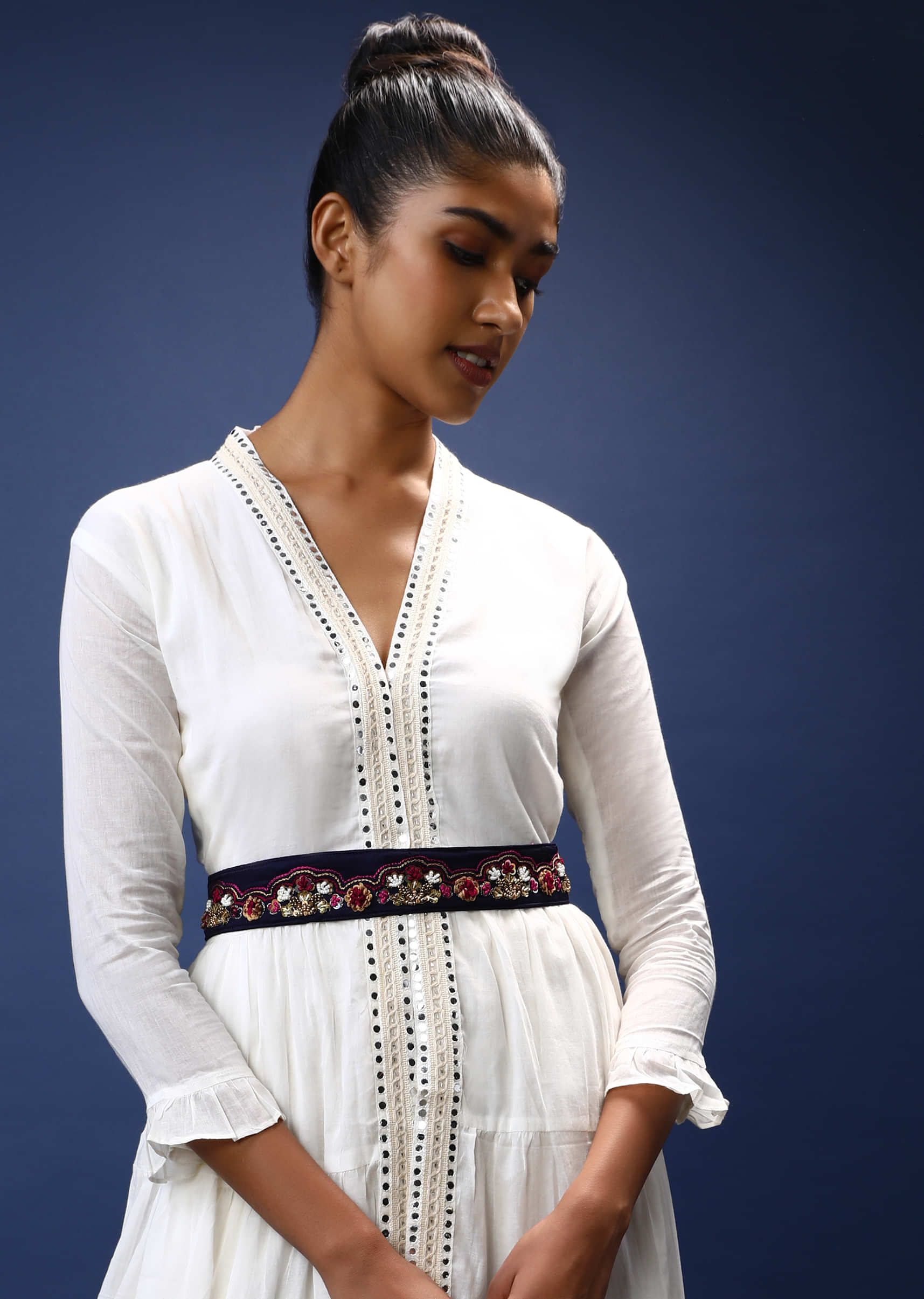 Navy Blue Belt In Silk With Thread And Sequins Embroidered Flowers Online - Kalki Fashion