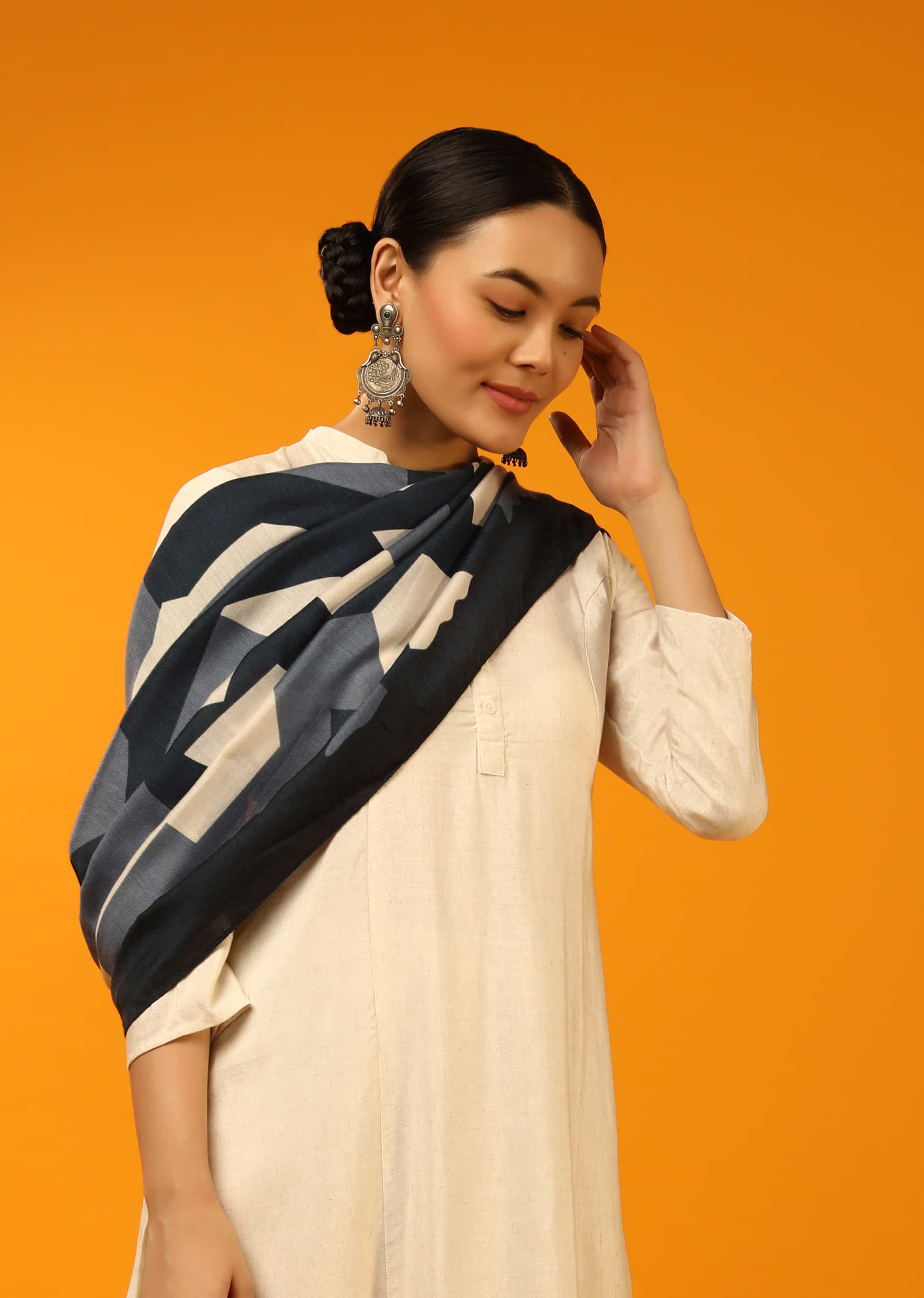Navy Blue And Grey Scarf In Cotton Blend With Abstract Print Online - Kalki Fashion
