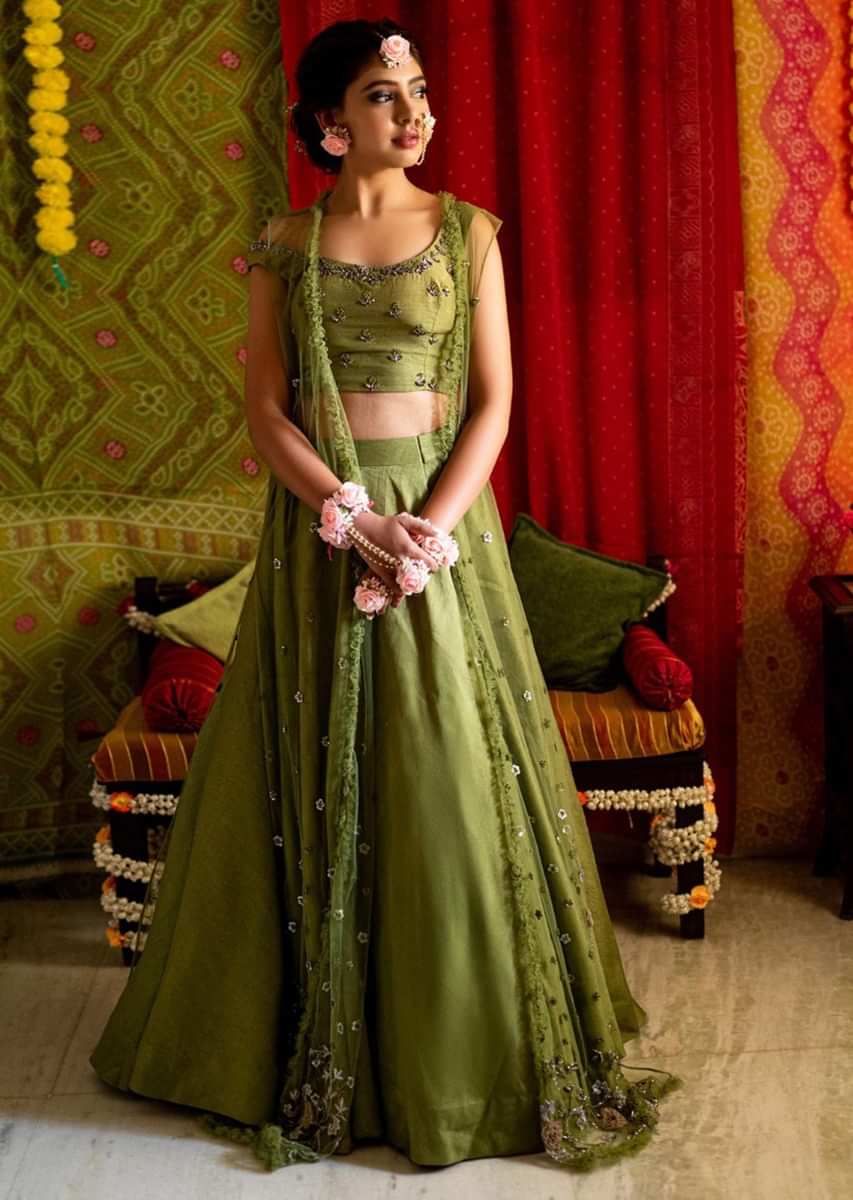 Tantalizing Parrot Green Color Banarasi Art Silk Traditional Wear L |  Heenastyle