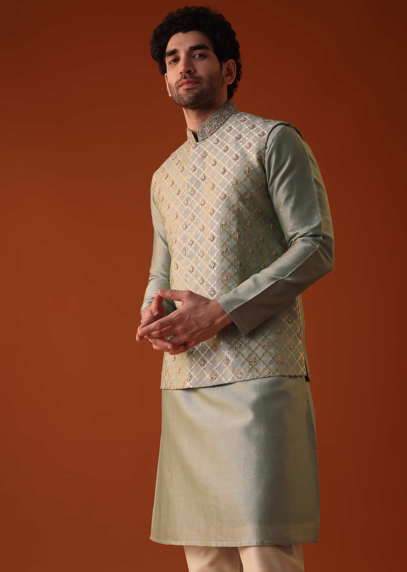 Mens Mehendi Dresses: Buy Indian Mehendi Outfits For Men Online - Kalki  Fashion