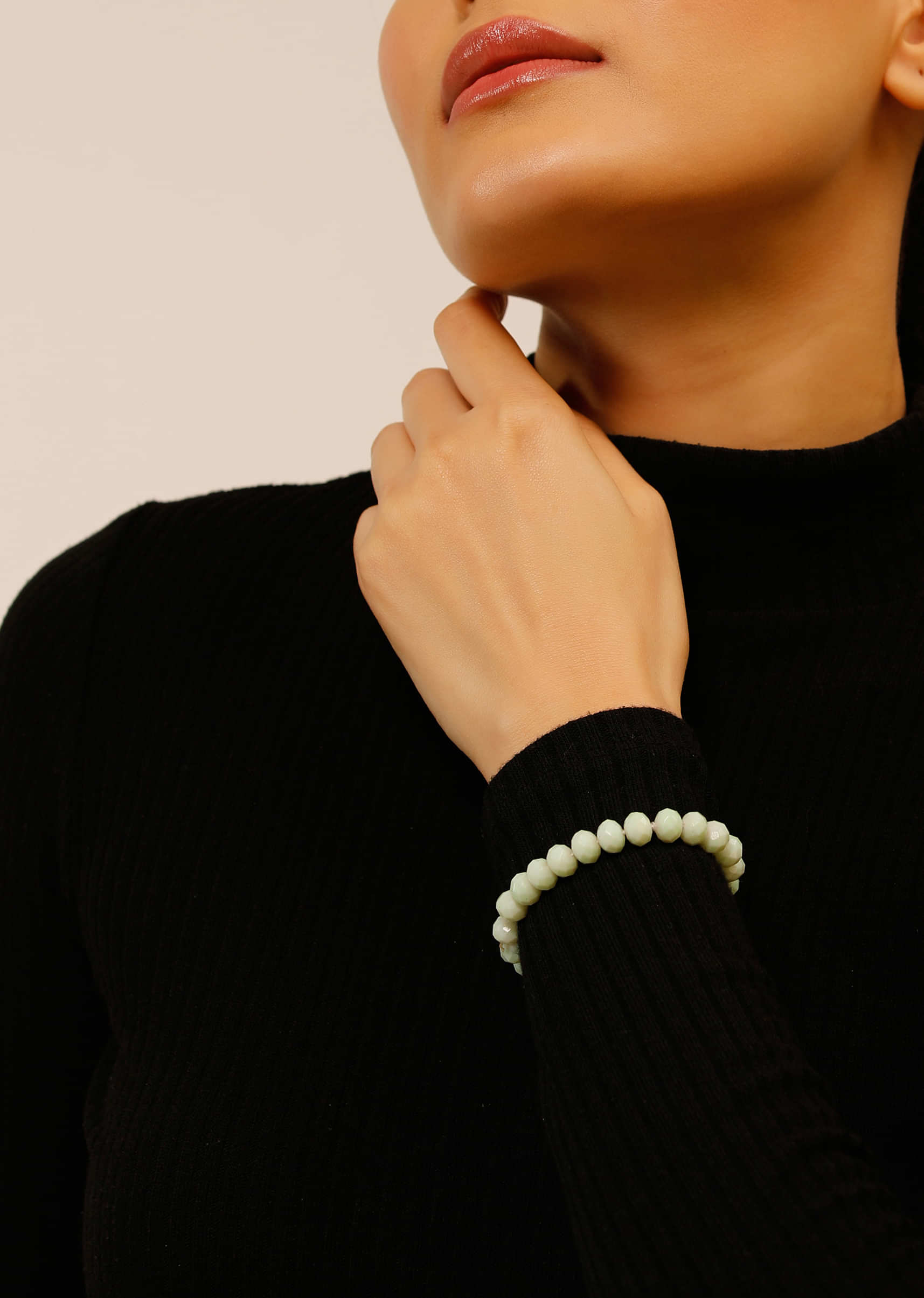 Powder Green Semi Precious Stone Beads Threaded Bracelet 