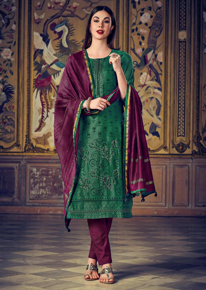 Rama Green Straight Suit In Silk With Butti And Jaal Print Further Adorn In Pita Zari Work Online - Kalki Fashion