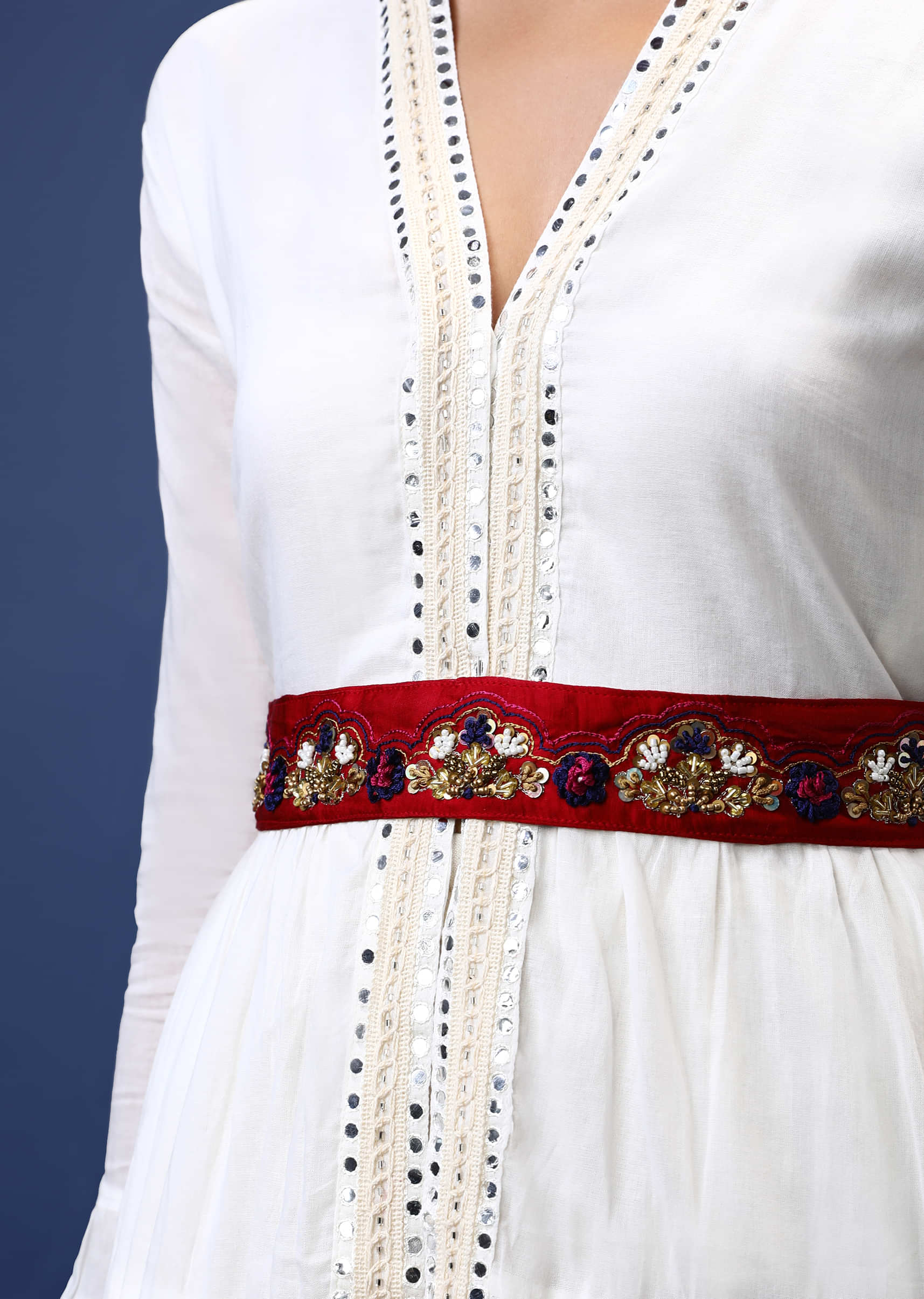 Red Belt In Silk With Thread And Sequins Embroidered Flowers Online - Kalki Fashion
