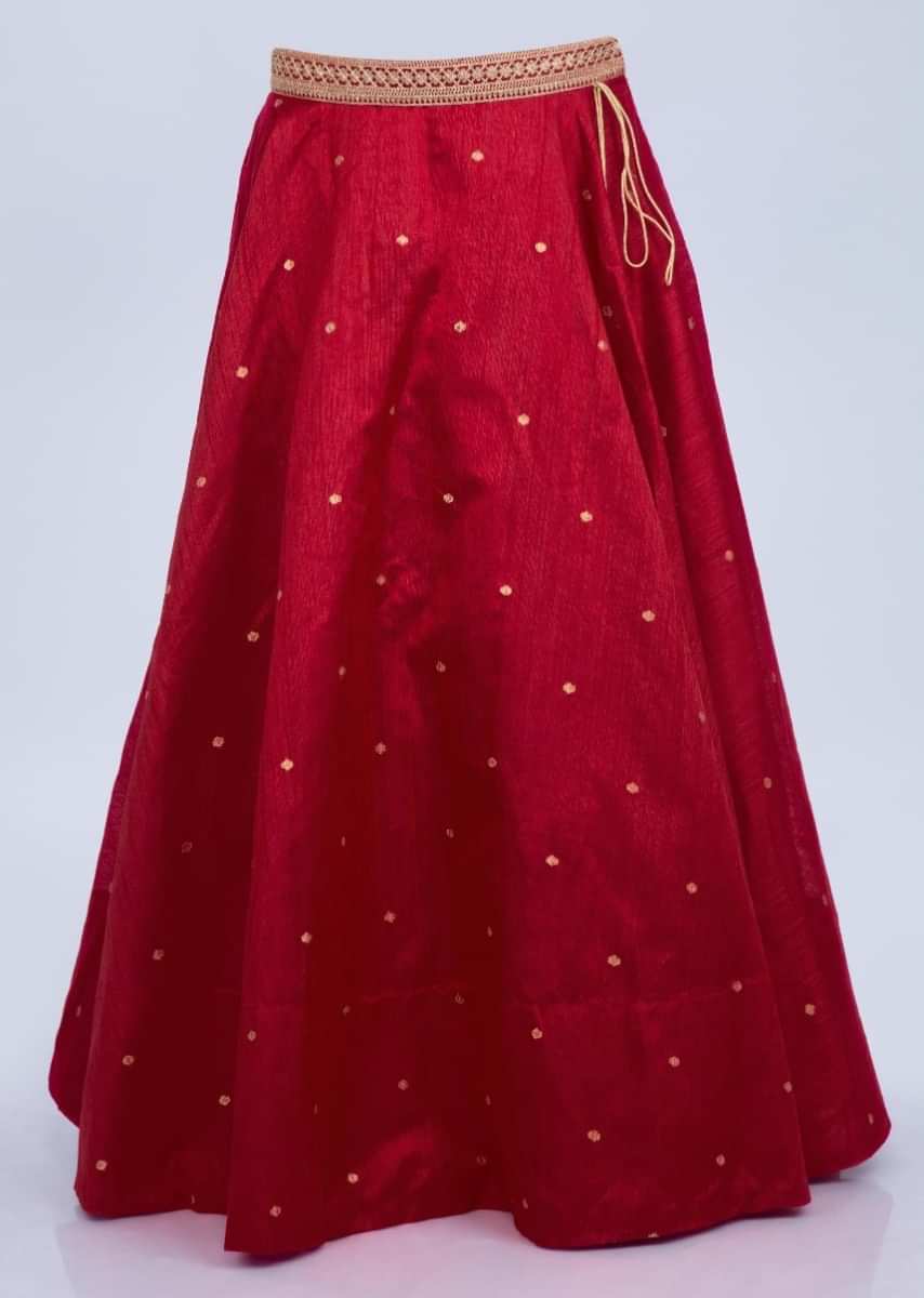 Red Lehenga In Raw Silk With Contrasting Two Toned Brocade Dupatta Online - Kalki Fashion