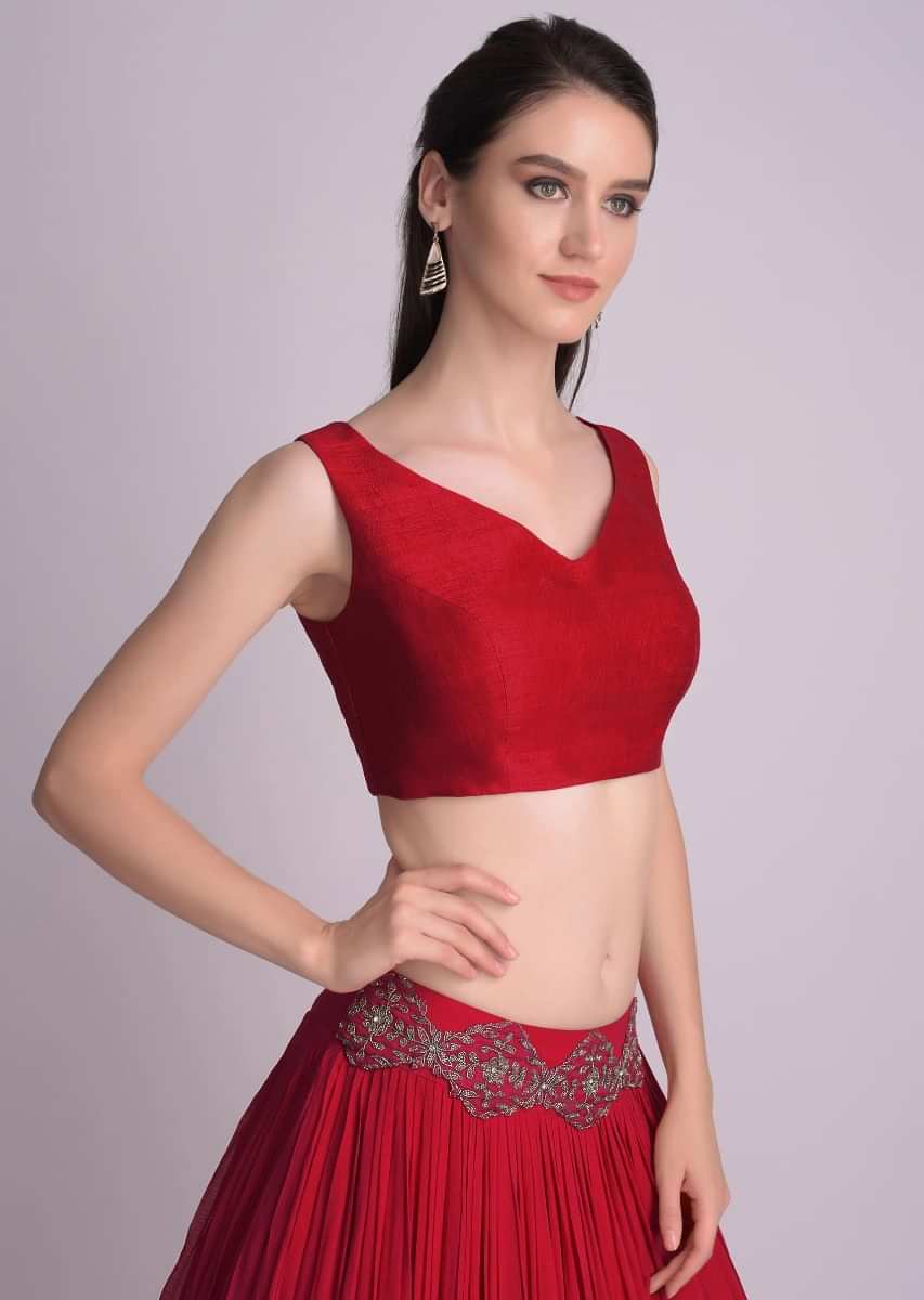 Red Sleeveless Blouse With Double Tie Up Tassel Dori At The Back