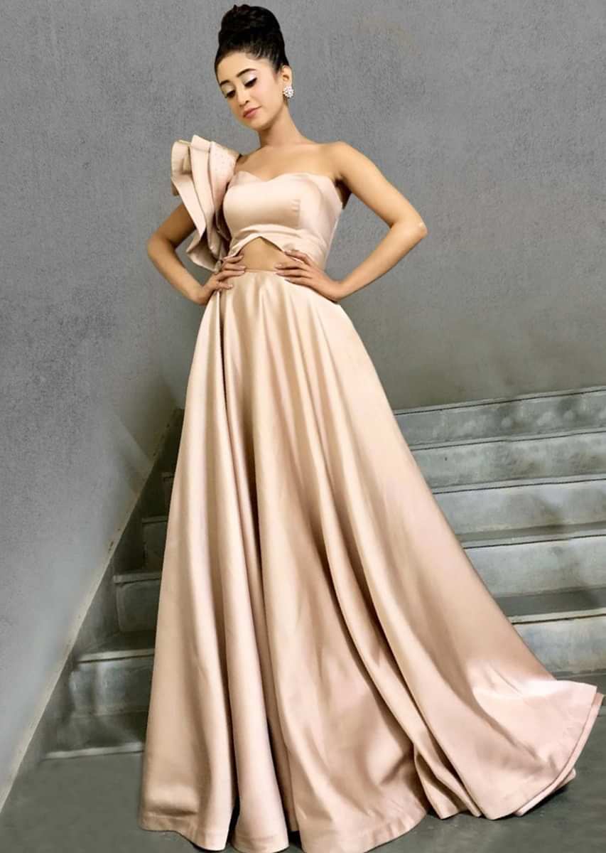 Shivangi Joshi in kalki caramel beige one shoulder milano satin gown with 3 D floral style 
