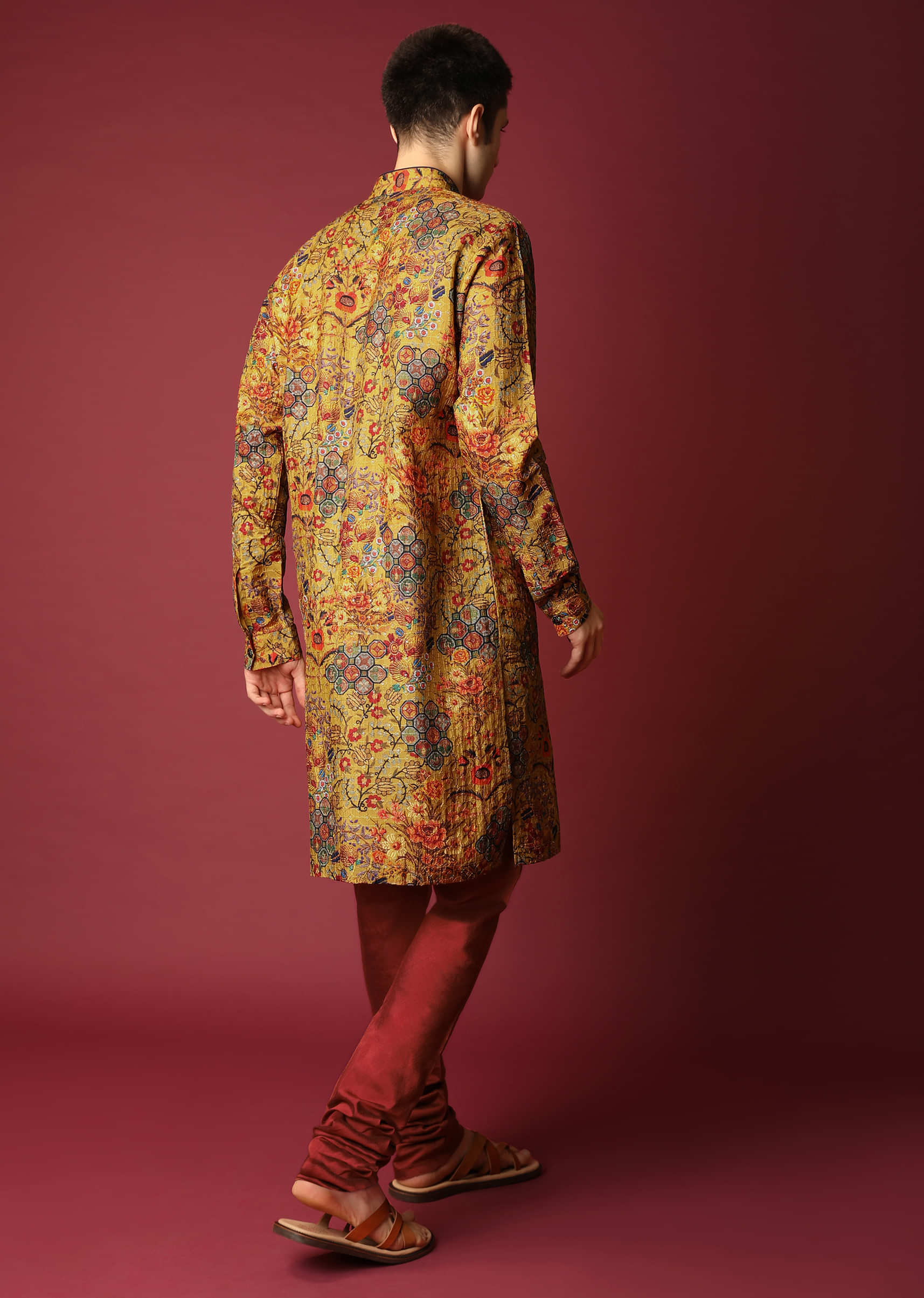 Mustard Kurta Set In Silk Fabric With Floral Print And Accented With Thread And Sequins