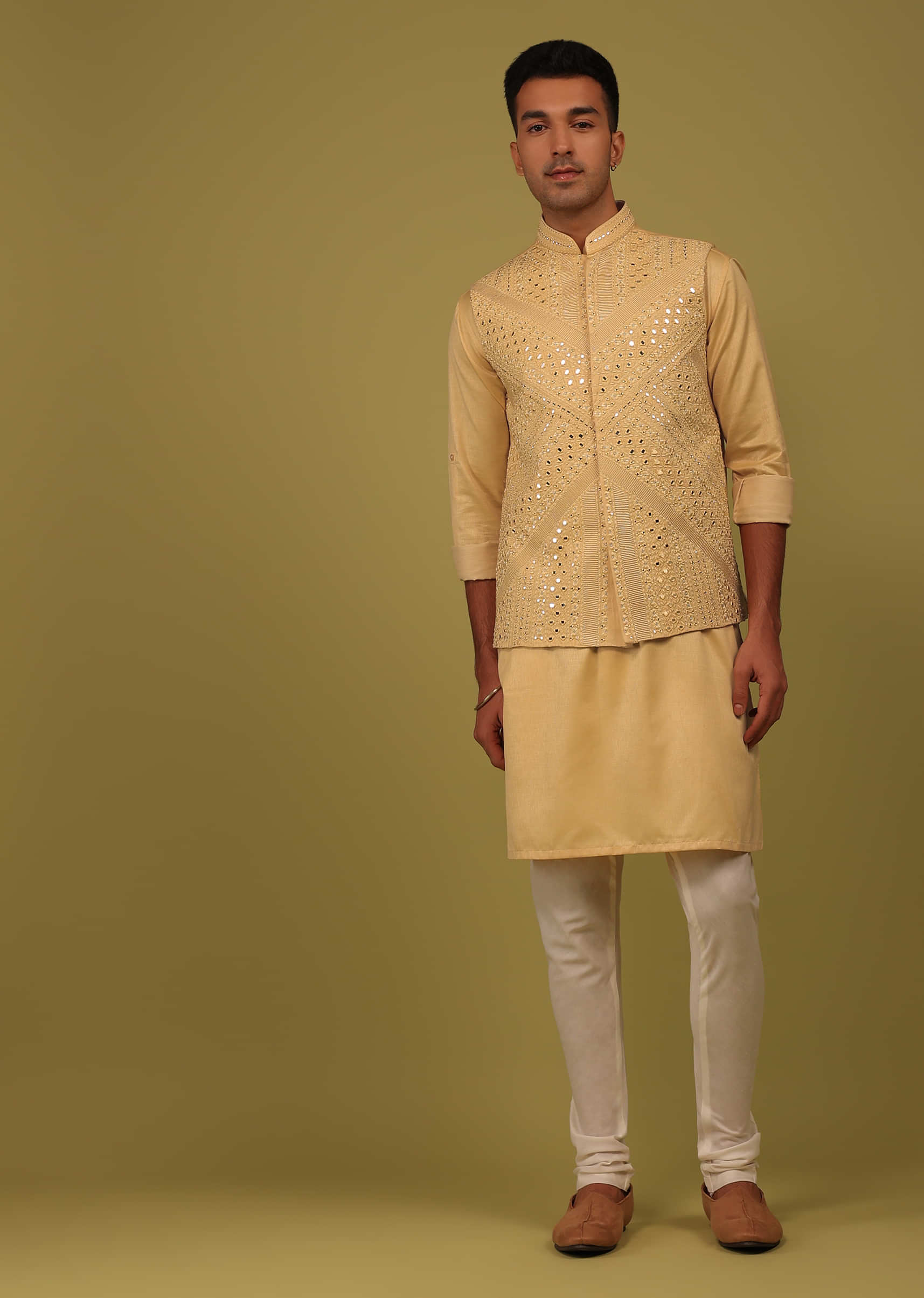 Mens Mehendi Dresses: Buy Indian Mehendi Outfits For Men Online - Kalki  Fashion