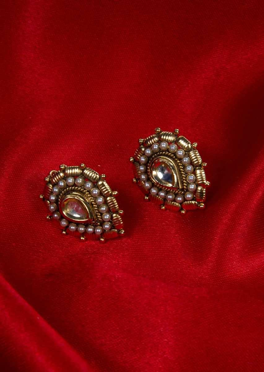 Tear drop shaped round stud adorn with moti and kundan only on Kalki
