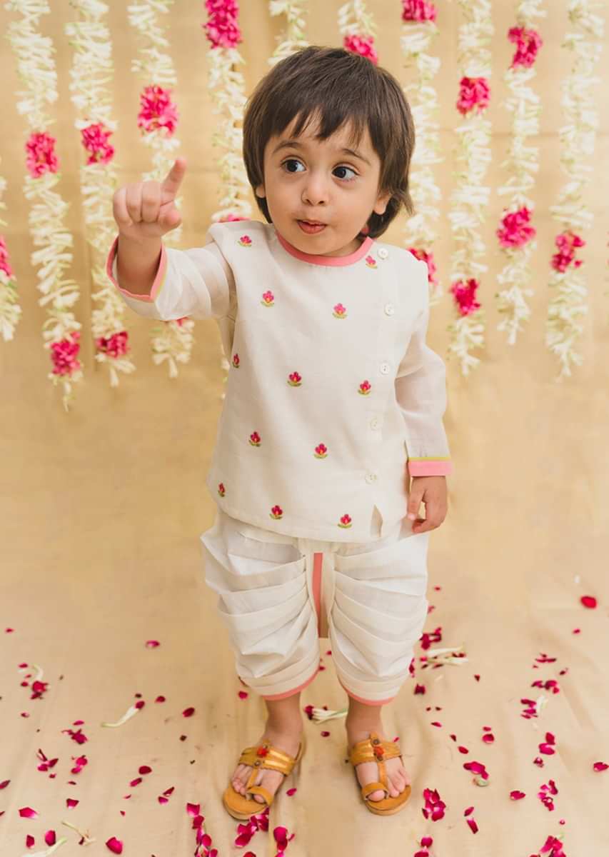 Kalki Boys White Kurta And Dhoti Set In Chanderi Cotton Silk With Zari Embroidered Floral Butti Work By Tiber Taber
