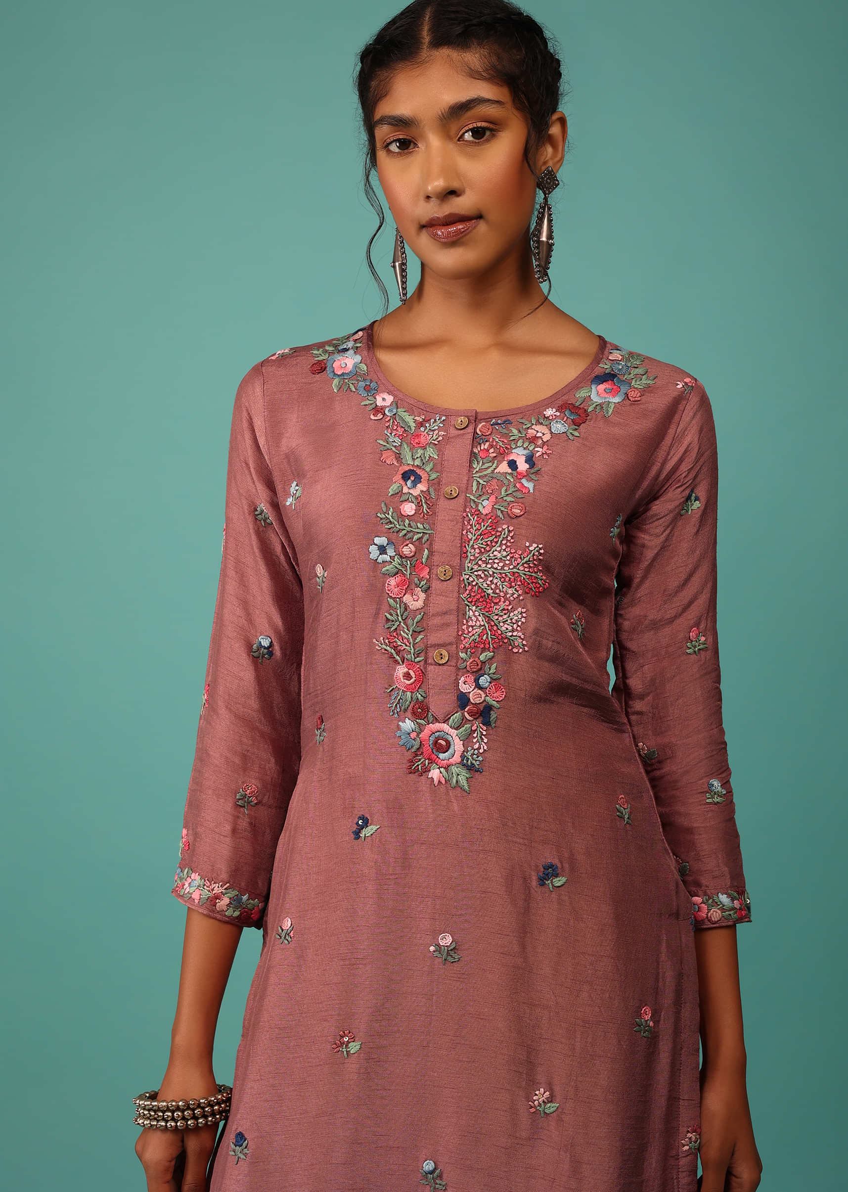 Onion Rose Pink Kurta Set In Dola Silk With Kashmiri Thread Embroidery & 3D Floral Work