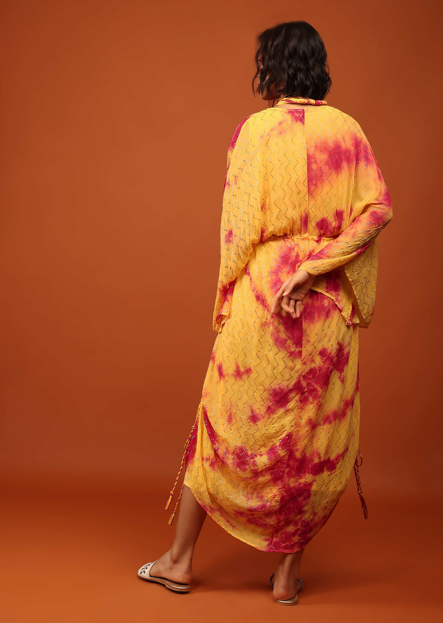 Yellow Tie-Dye Kaftan Set With Tie-Up Tassel Doris At The Front And Sides