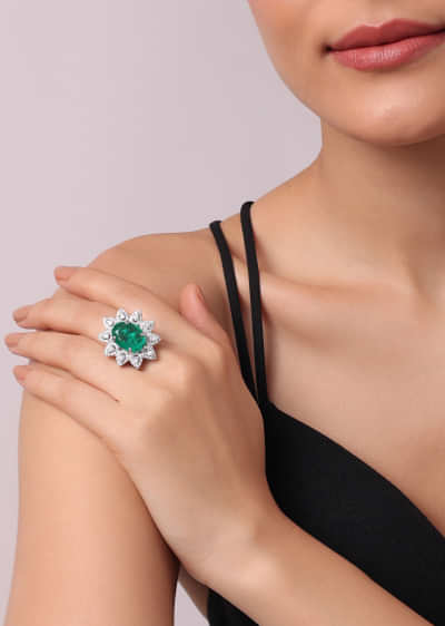 92.5 Sterling Silver Floral Ring Embedded with Green Emerald