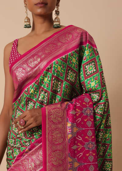 Green Silk Printed Saree With Foil Detail Pallu And Unstitched Blouse Piece