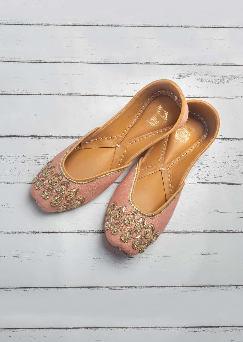 Pink Juttis In Linen With Golden French Knot Flowers And Zari Leaves By Vareli Bafna